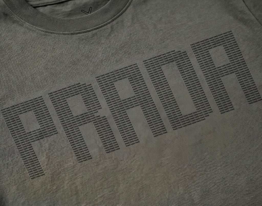 NO_ERORR [ REAL FAKE P•R•A•D•A / TEE ] CORRUPTED EDITION | Version -1